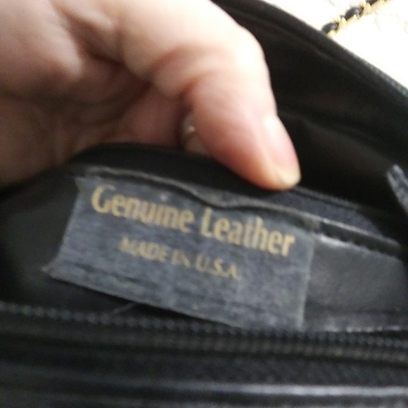 Black genuine leather Vintage shoulder bag great condition lightly used - Picture 4 of 11